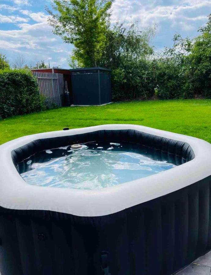 Haushalfte Mit Garten, Kamin, Grill & Whirlpool Nahe Ber * Berlino
