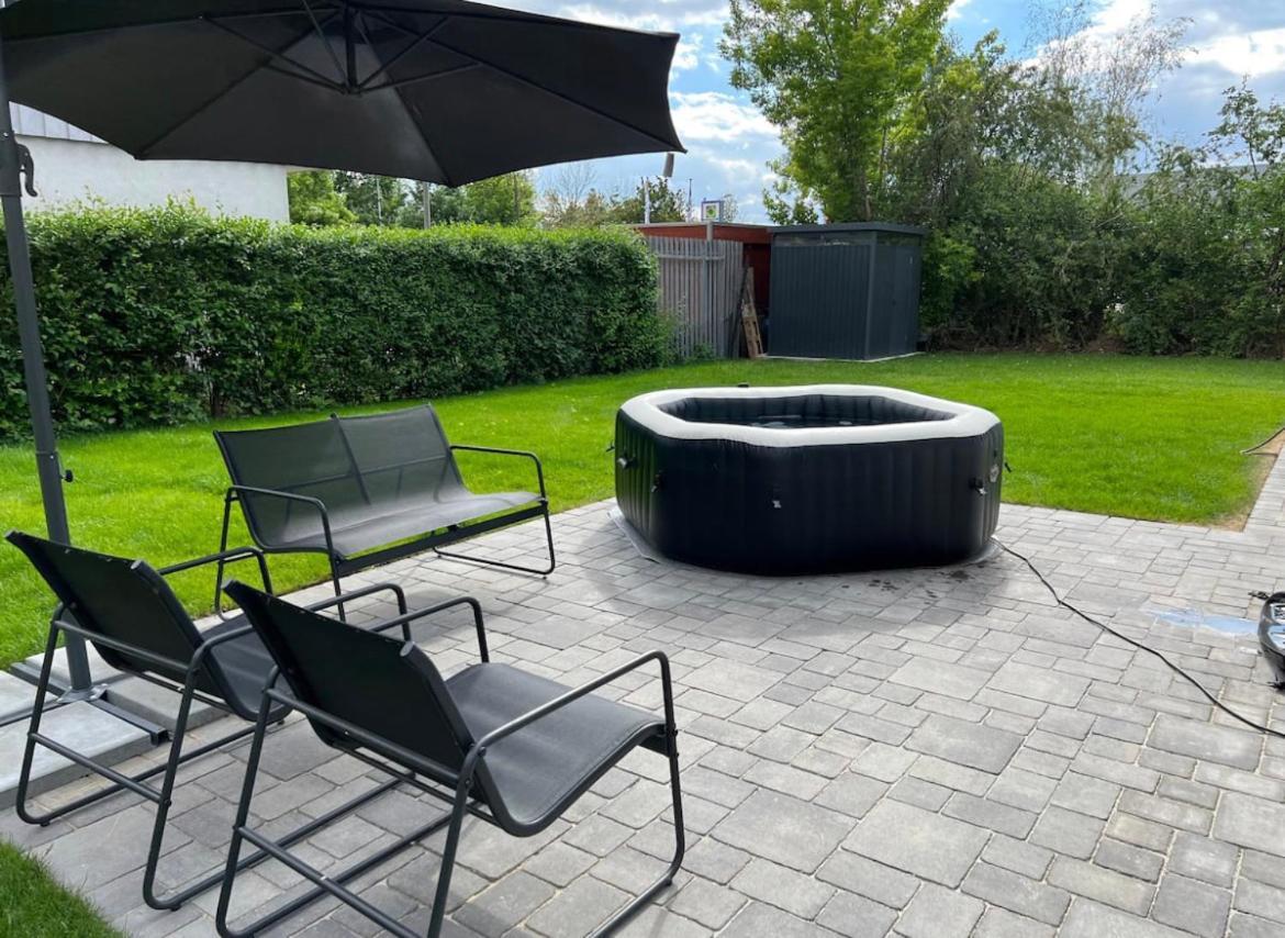 Haushalfte Mit Garten, Kamin, Grill & Whirlpool Nahe Ber *