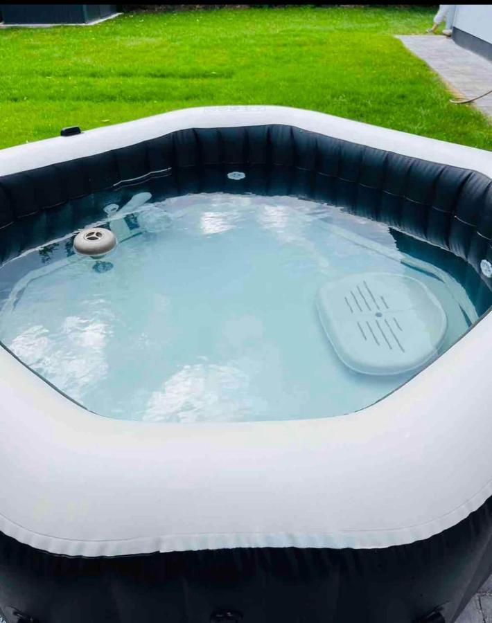 Haushalfte Mit Garten, Kamin, Grill & Whirlpool Nahe Ber Berlino