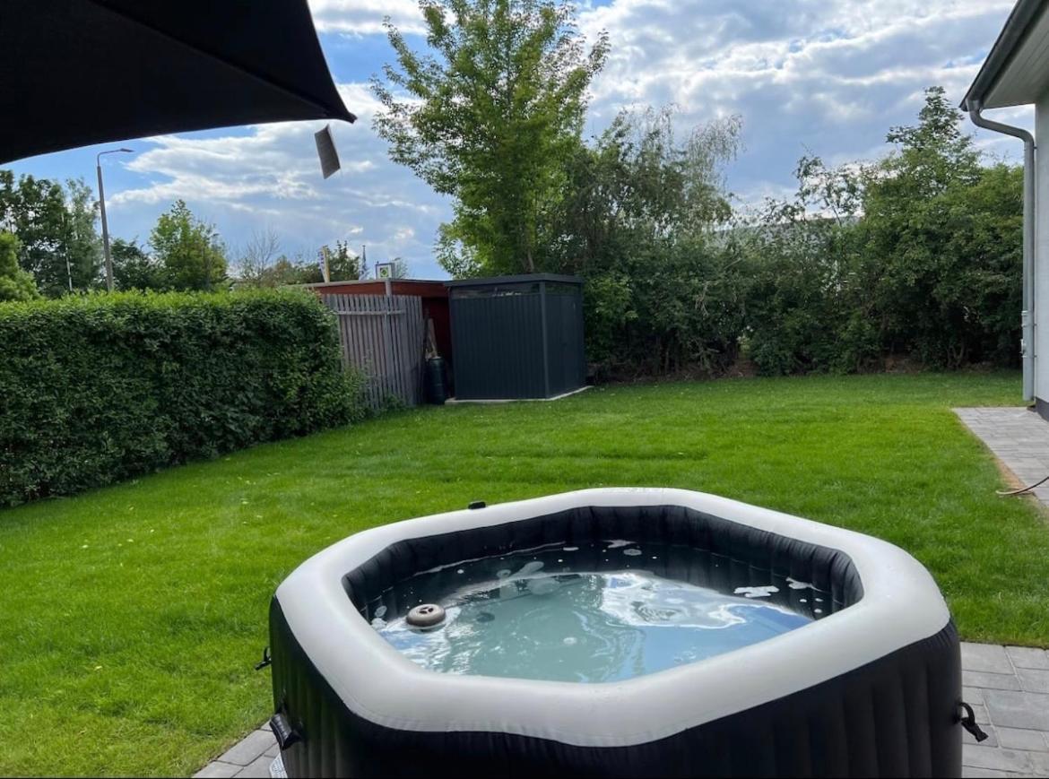 Haushalfte Mit Garten, Kamin, Grill & Whirlpool Nahe Ber Casa vacanze Berlino